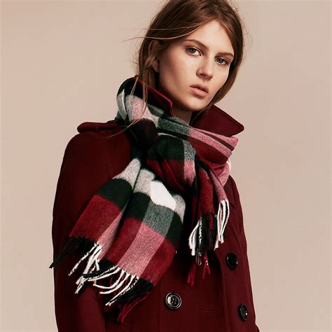 outfits with burberry scarf|burberry scarf women classic.